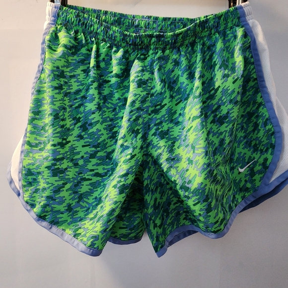 Nike Girls Shorts Drifit #108 - Picture 1 of 4